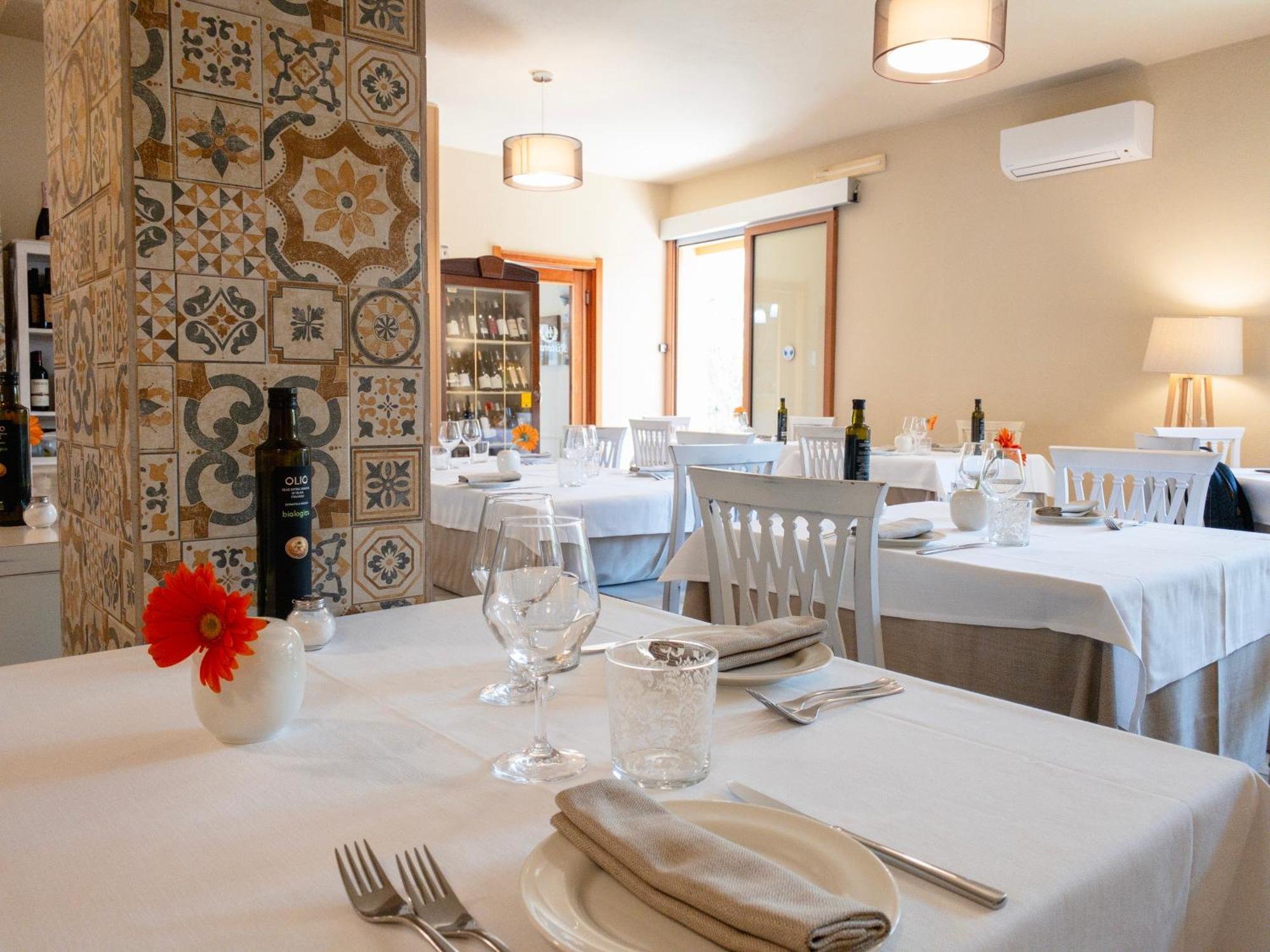 Hotel Donatella Posada  Luaran gambar