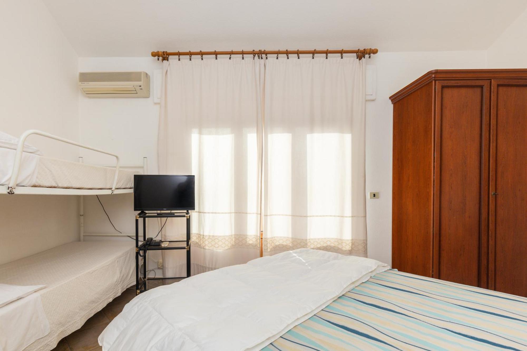 Hotel Donatella Posada  Luaran gambar